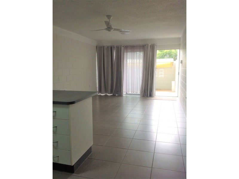 2/16 RALSTON STREET, West End QLD 4810