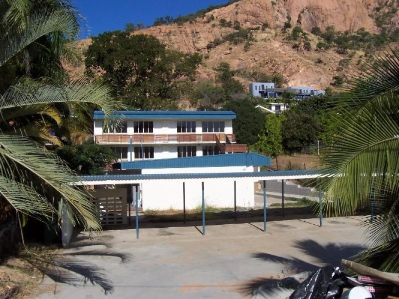 2/300 Stanley Street, North Ward QLD 4810