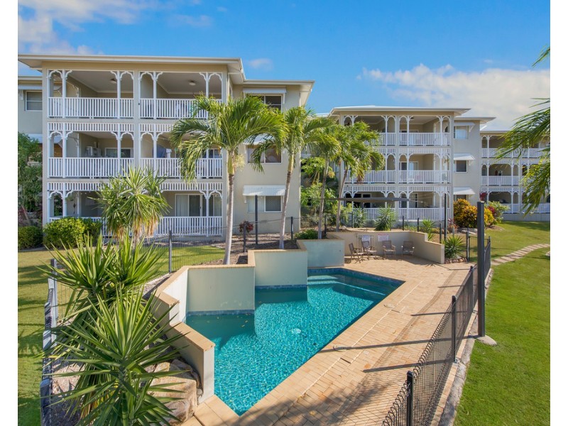 18/12-14 MARTINEZ AVENUE, West End QLD 4810
