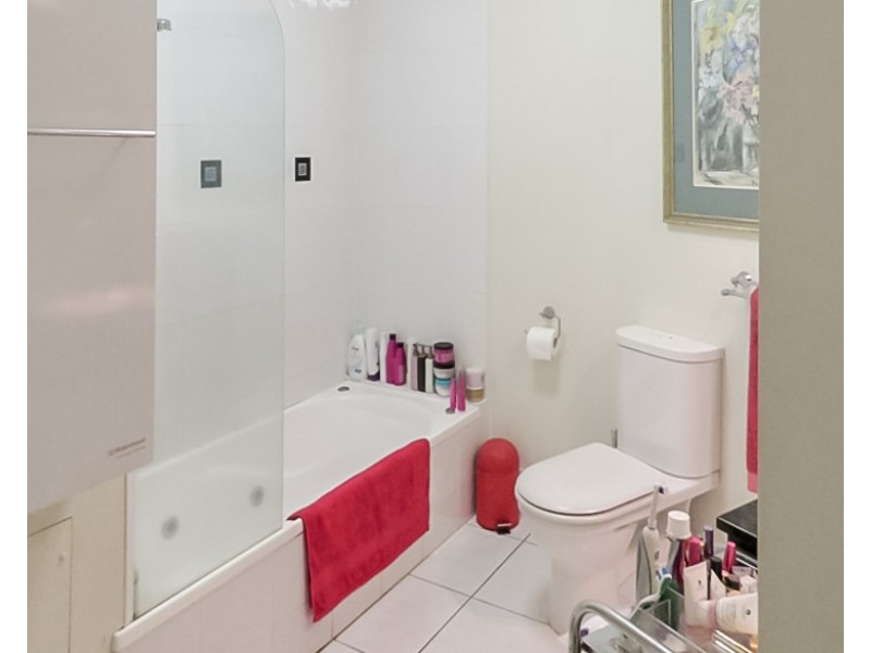 7/18-30 SIR LESLIE THIESS DRIVE, Townsville City QLD 4810