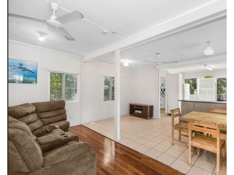 33 Whiting Court, Cungulla QLD 4816