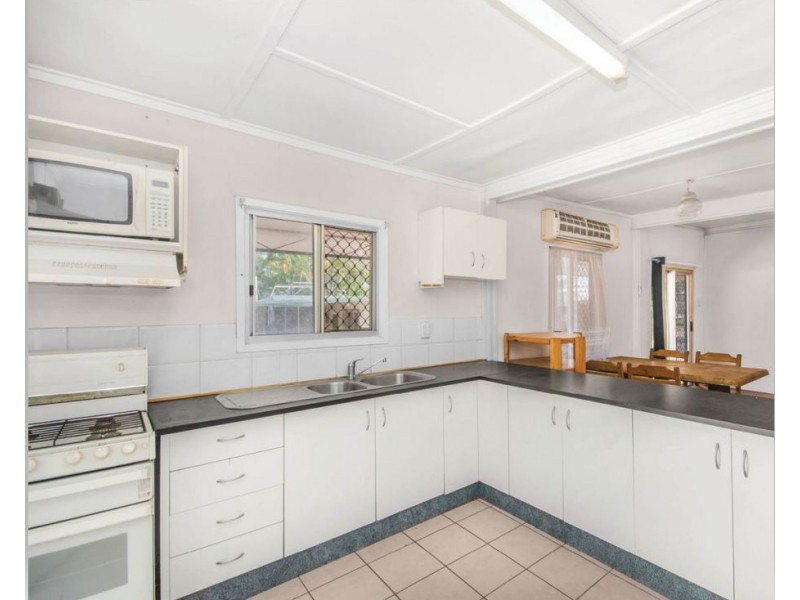 33 Whiting Court, Cungulla QLD 4816