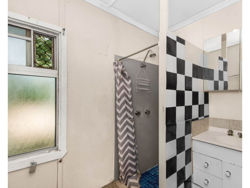 33 Whiting Court, Cungulla QLD 4816