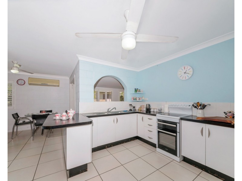 7 SANTAL DRIVE, Rasmussen QLD 4815