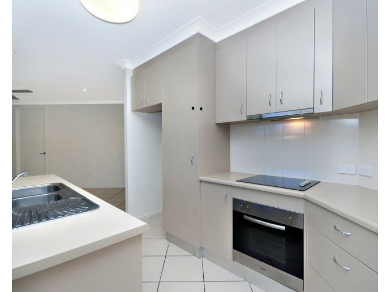 27 SANDERLING CIRCUIT, Kelso QLD 4815