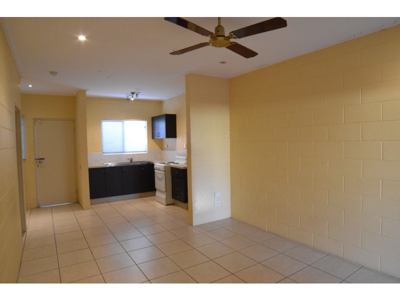 2/17 Crauford Street, West End QLD 4810