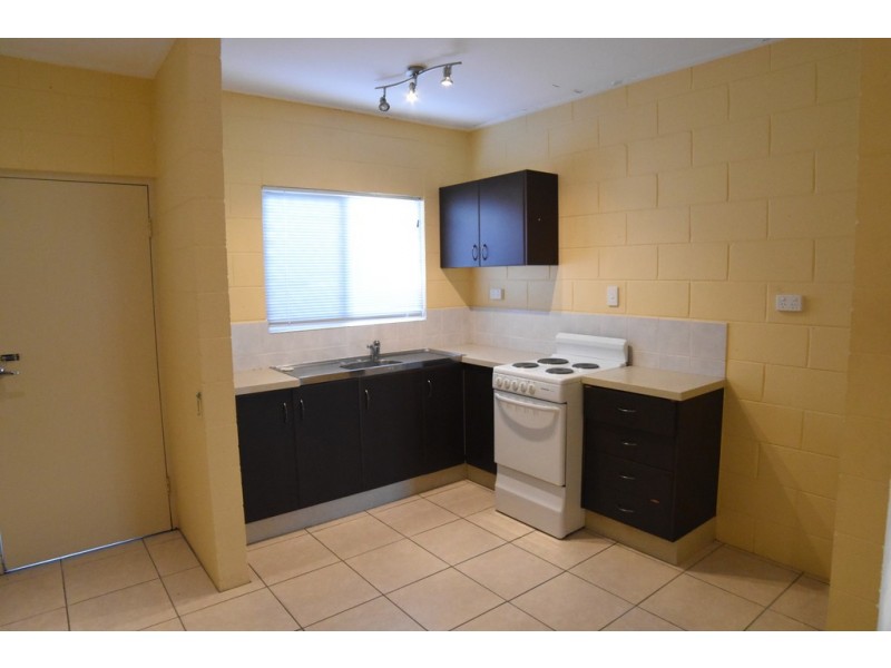 2/17 Crauford Street, West End QLD 4810