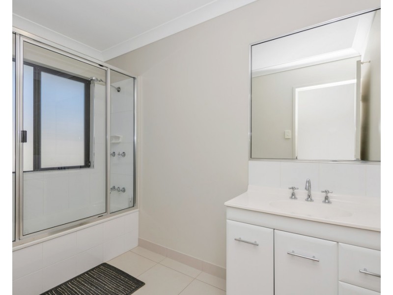 9 ESPERANCE DRIVE, Mount Low QLD 4818