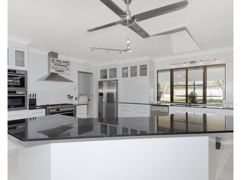 12 THUNDERBOLT DRIVE, Oak Valley QLD 4811