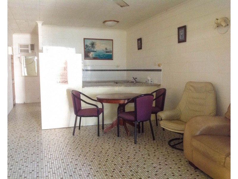 1/115 EYRE STREET, North Ward QLD 4810