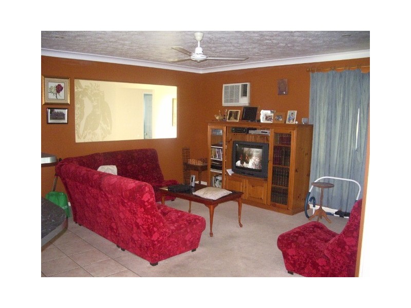 2 Hickory Court, Bushland Beach QLD 4818