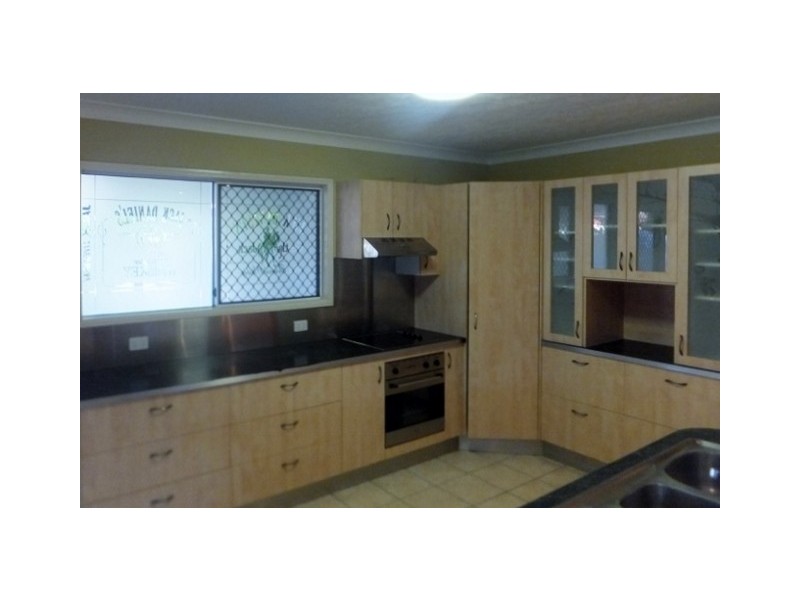 2 Hickory Court, Bushland Beach QLD 4818