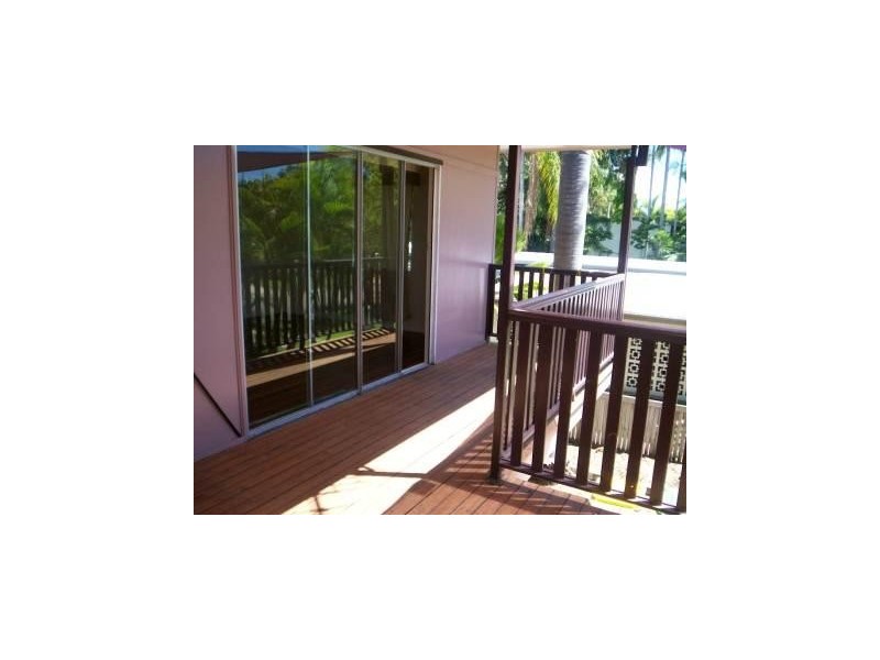 9 Wooral Street, Cranbrook QLD 4814