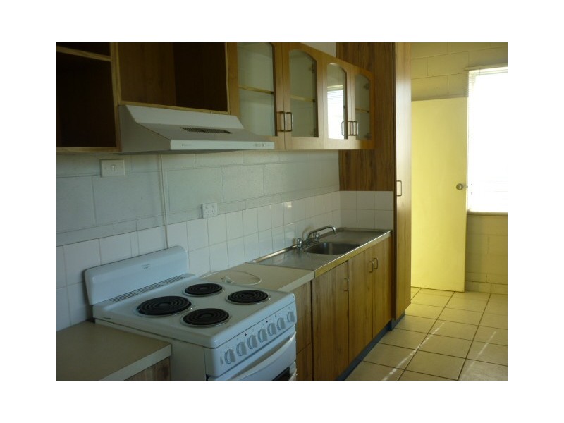 8/91 The Strand, North Ward QLD 4810