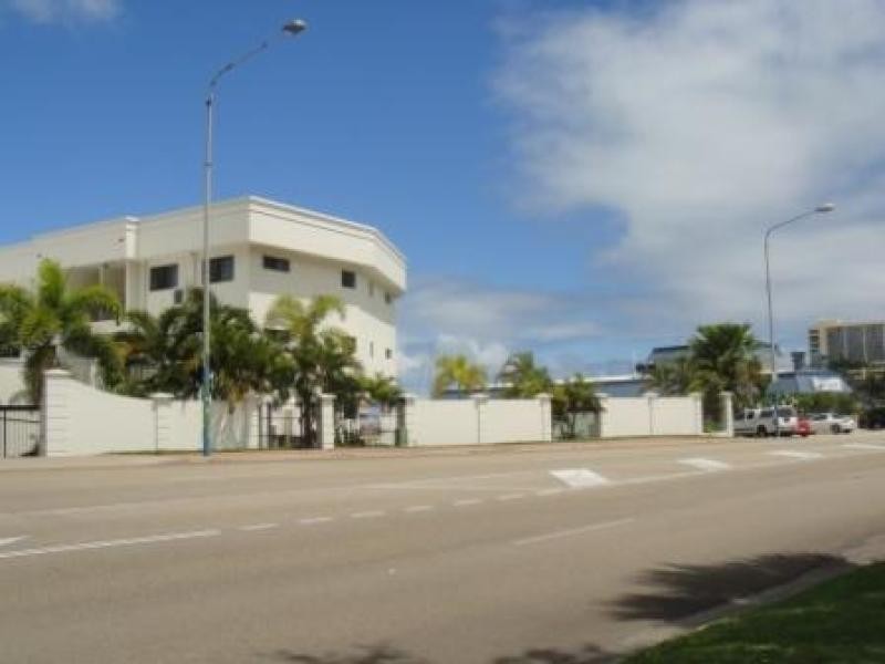 Unit 1/18-30 Sir Leslie Thiess Drive, Townsville City QLD 4810