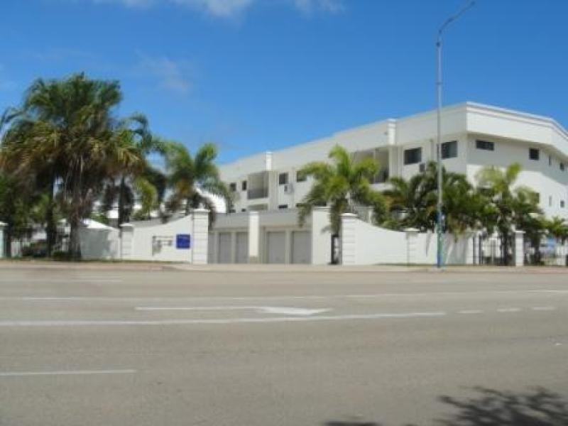 Unit 1/18-30 Sir Leslie Thiess Drive, Townsville City QLD 4810