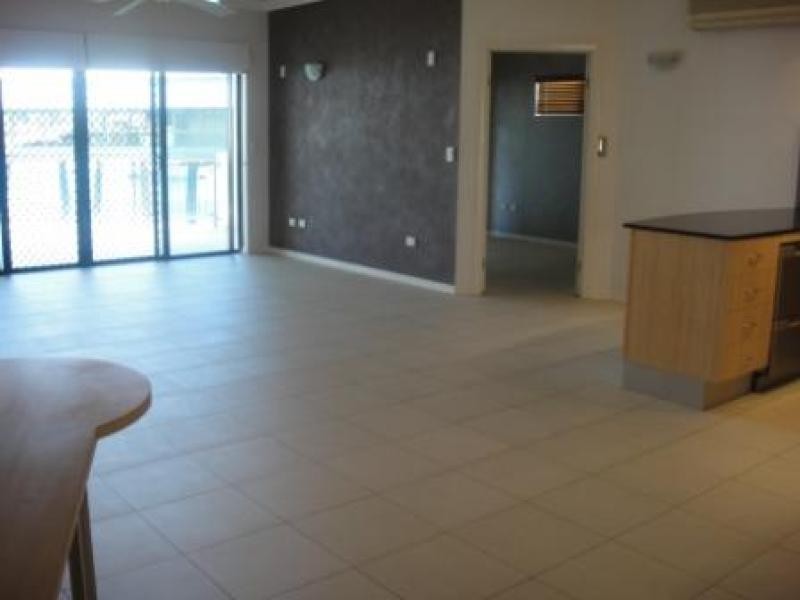 Unit 1/18-30 Sir Leslie Thiess Drive, Townsville City QLD 4810