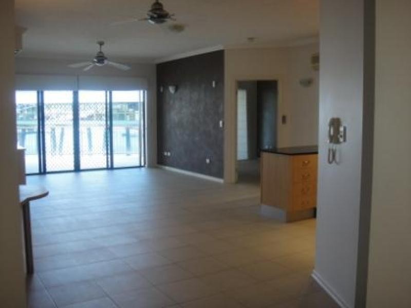 Unit 1/18-30 Sir Leslie Thiess Drive, Townsville City QLD 4810