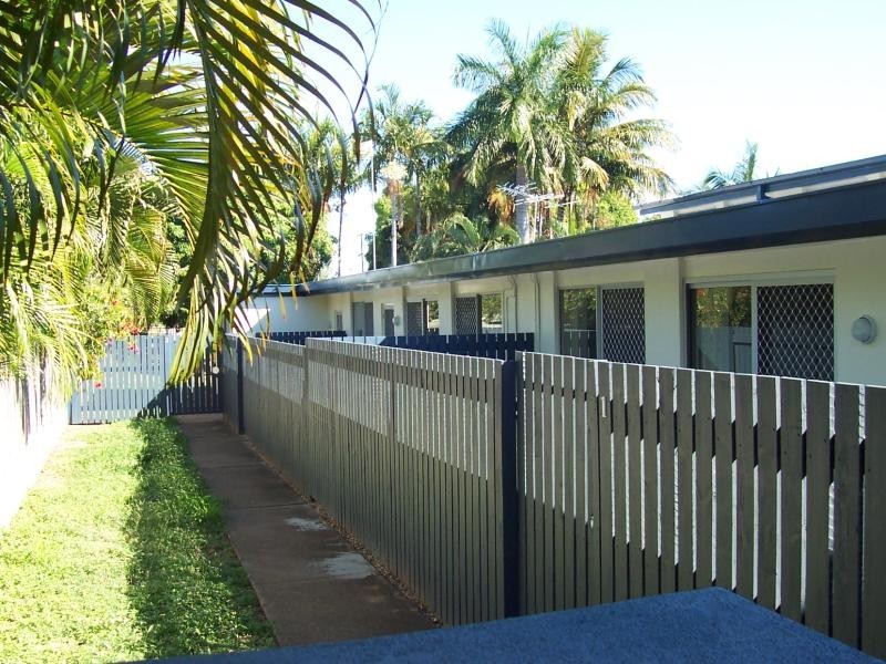 1/54 Percy Street, West End QLD 4810