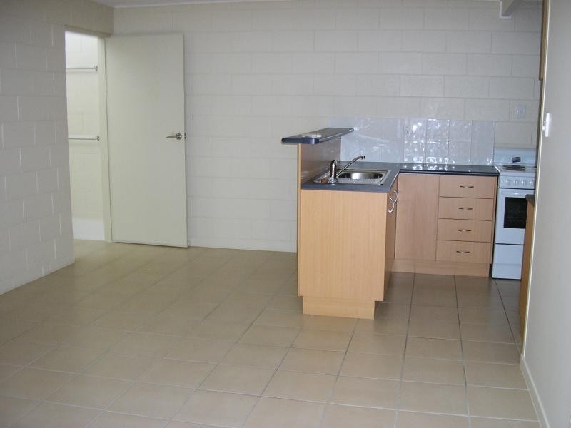 1/54 Percy Street, West End QLD 4810