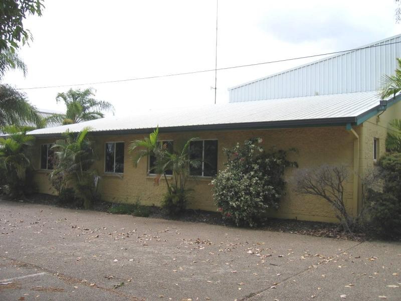 Unit 3/4 704 Ingham Road, Mount Louisa QLD 4814