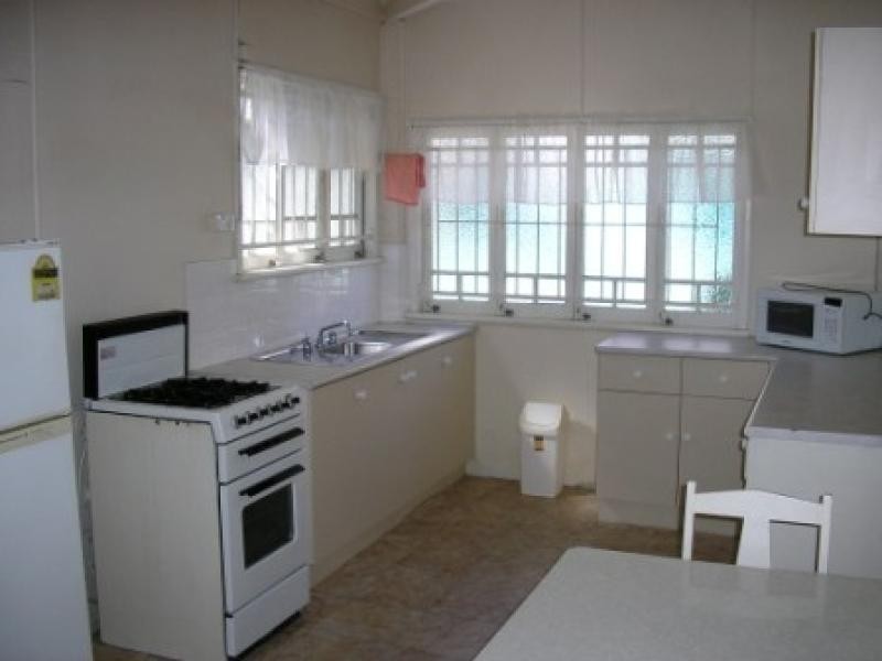 2/81 Eyre Street, North Ward QLD 4810