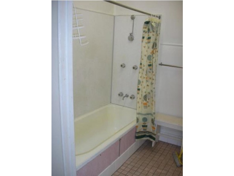 2/81 Eyre Street, North Ward QLD 4810