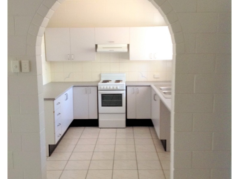 2/3 Howitt Street, North Ward QLD 4810