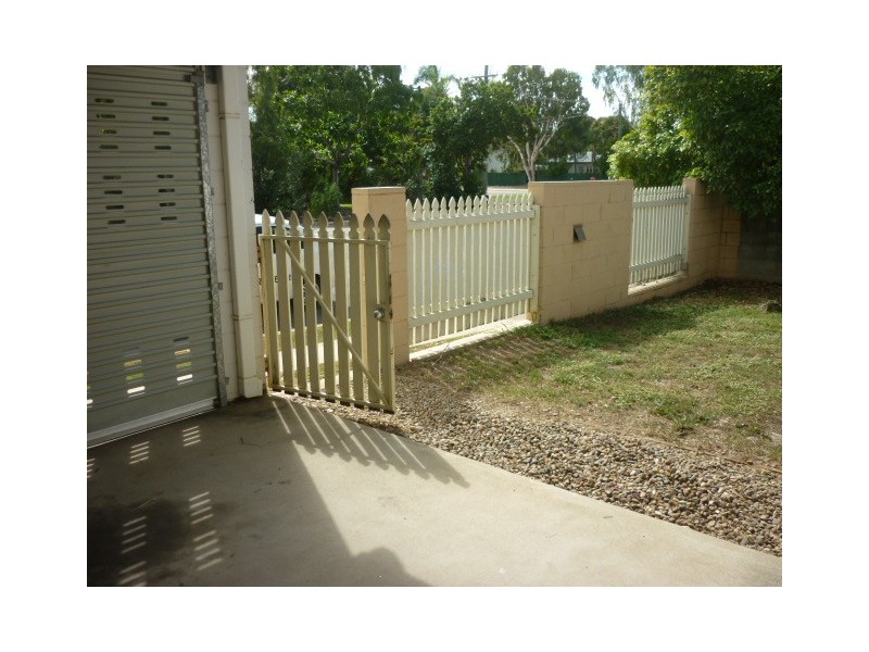 2/3 Howitt Street, North Ward QLD 4810