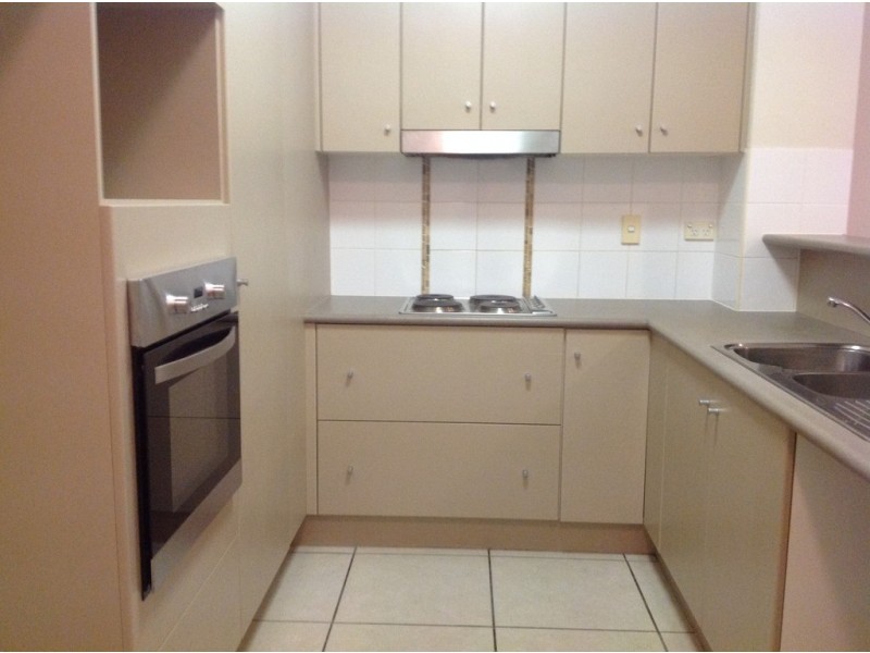 Unit 18/12-14 Martinez Avenue, Townsville City QLD 4810