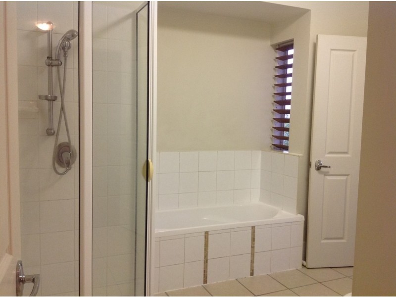 Unit 18/12-14 Martinez Avenue, Townsville City QLD 4810