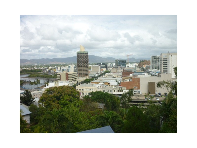 1/20 Willmett Street, North Ward QLD 4810