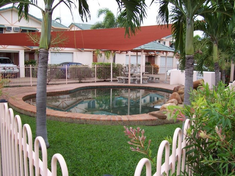 Unit 10/21 Tuffley Street, West End QLD 4810