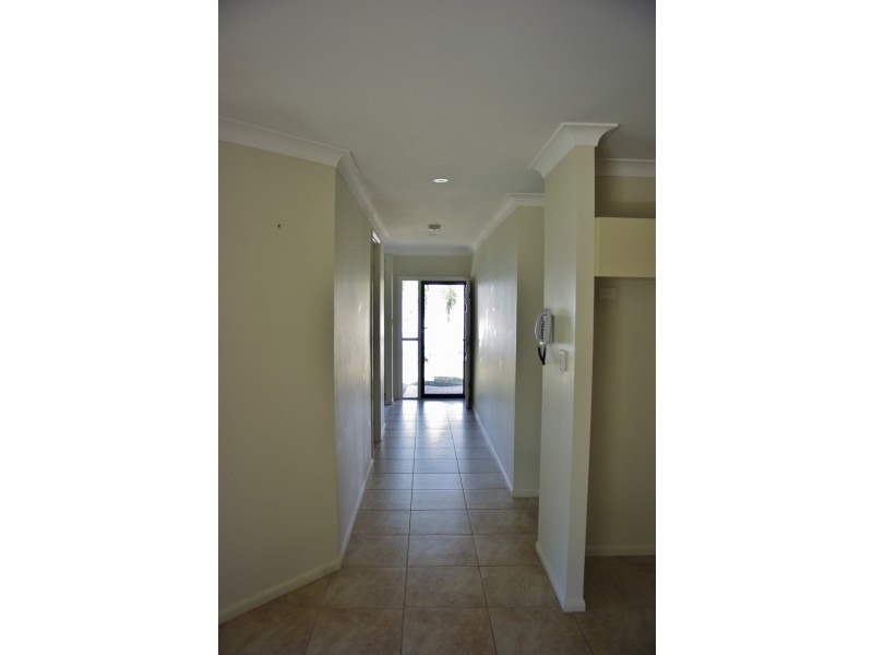 3 Hook Place, Bushland Beach QLD 4818