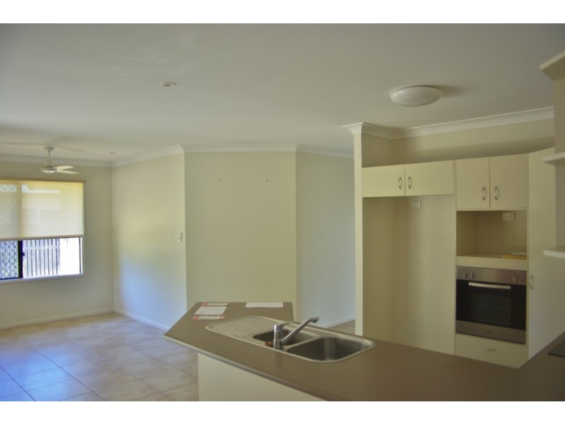 3 Hook Place, Bushland Beach QLD 4818