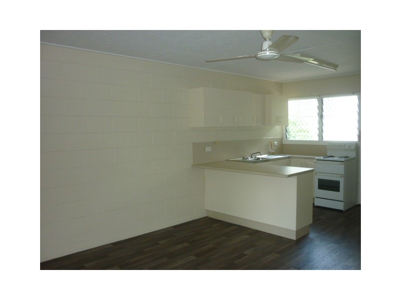 2/43 Lindsay Street, Rosslea QLD 4812