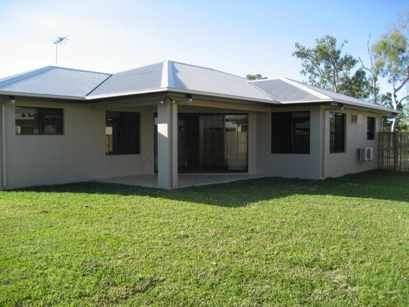 13 Fitzallen Street, Bushland Beach QLD 4818