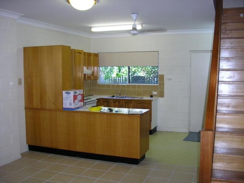 Unit 1/34 Park Lane, Hyde Park QLD 4812