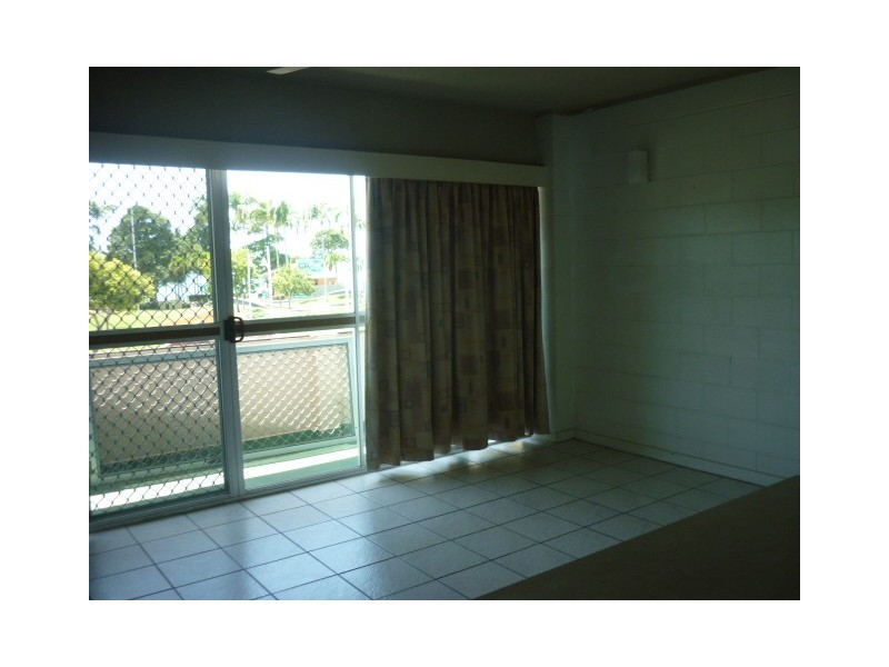 Unit 1/91 The Strand, North Ward QLD 4810