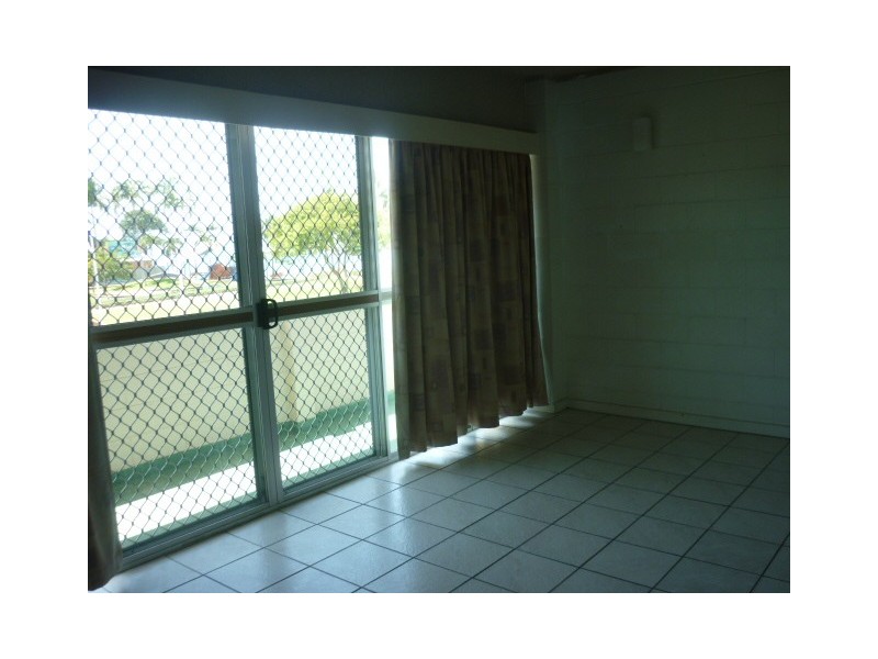 Unit 1/91 The Strand, North Ward QLD 4810