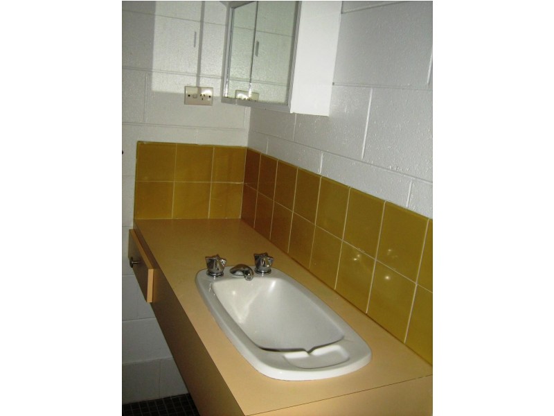 Unit 1/91 The Strand, North Ward QLD 4810