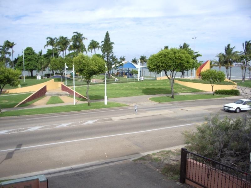 Unit 1/91 The Strand, North Ward QLD 4810