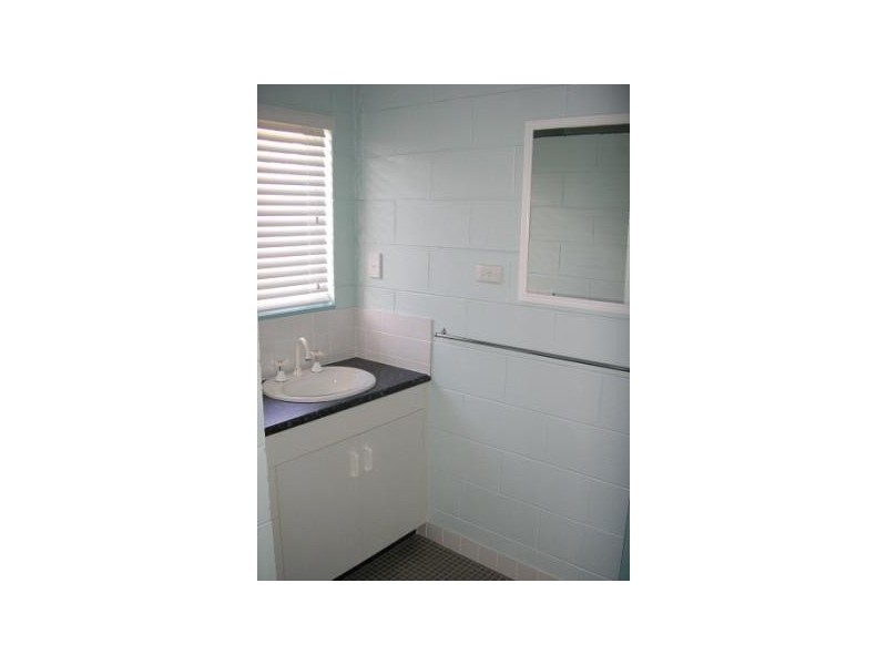 2/36 Brooks Street, Railway Estate QLD 4810