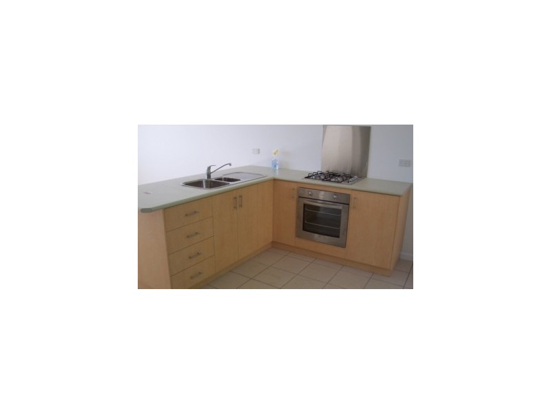 6/300 Stanley Street, North Ward QLD 4810