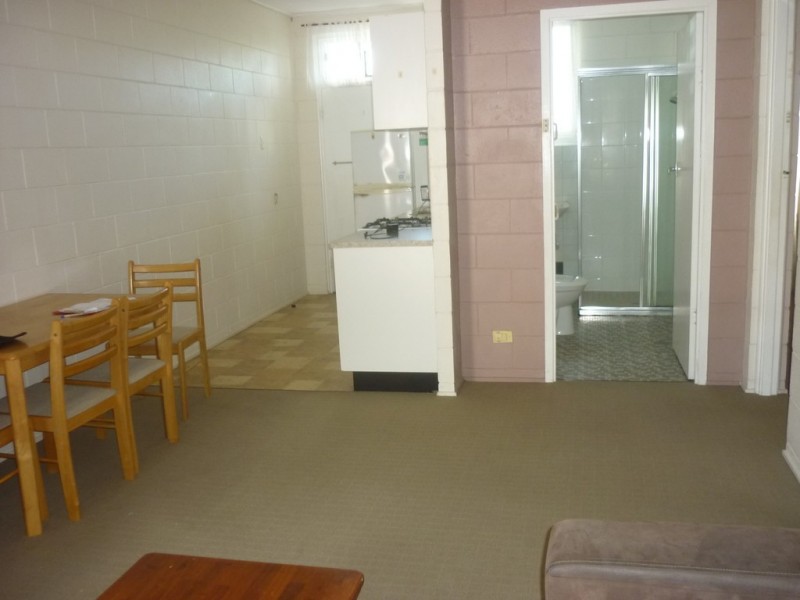 8/133 Eyre Street, North Ward QLD 4810