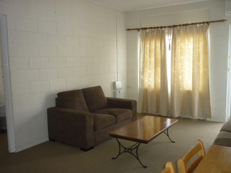 8/133 Eyre Street, North Ward QLD 4810