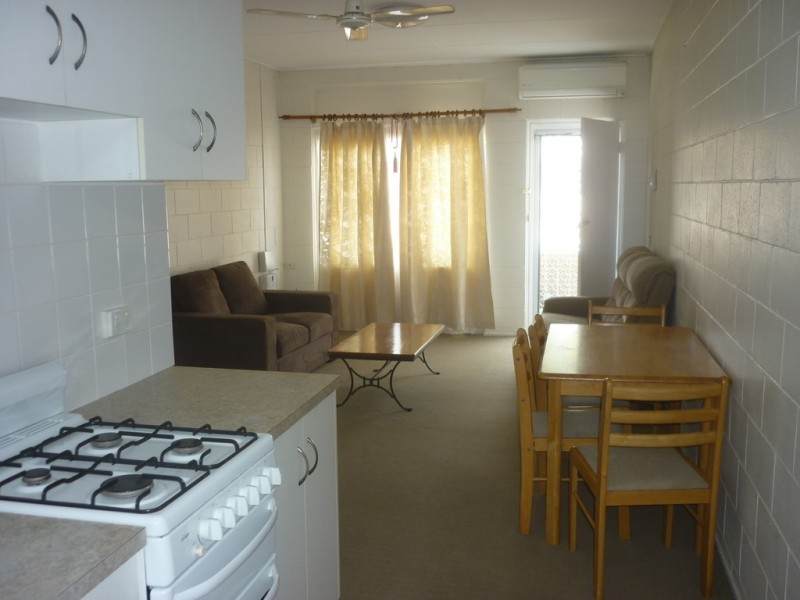 8/133 Eyre Street, North Ward QLD 4810