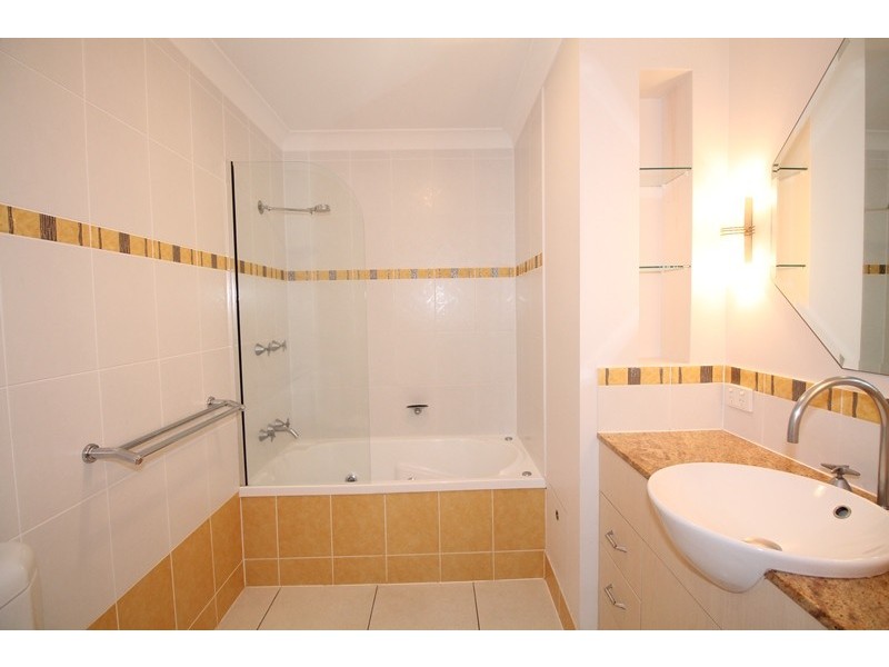 4/22 The Strand, North Ward QLD 4810