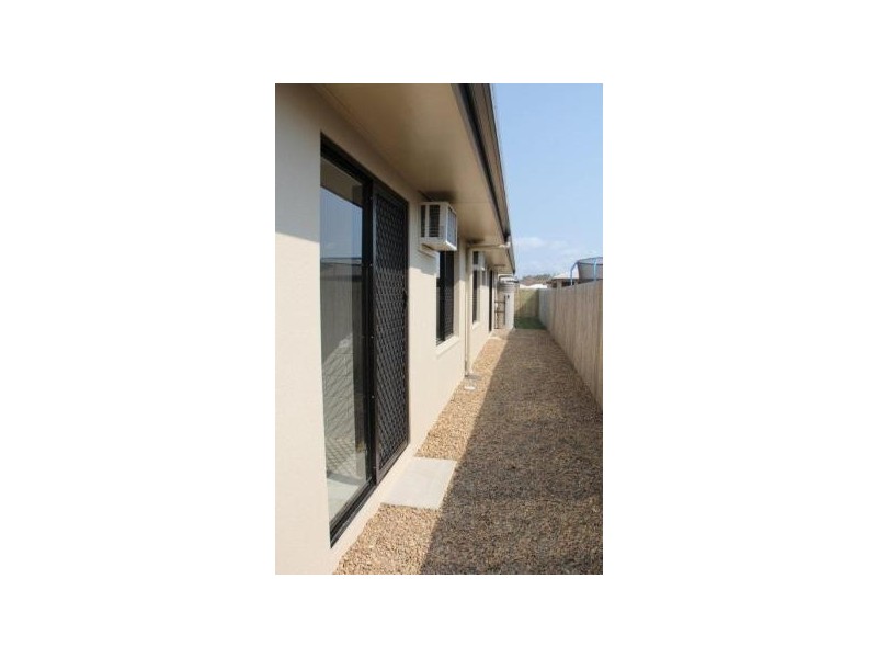 29 Currawinya Court, Bushland Beach QLD 4818