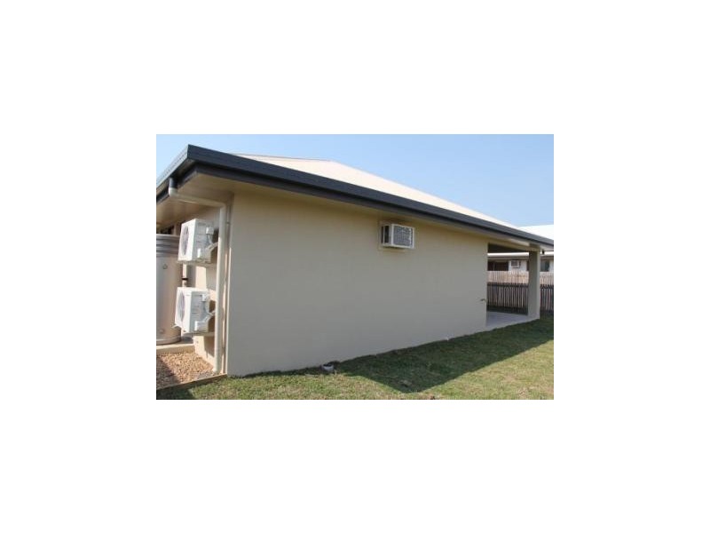 29 Currawinya Court, Bushland Beach QLD 4818